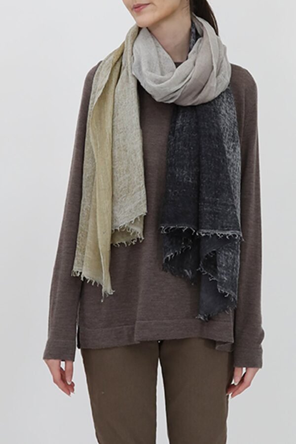 ISCHIA PEPPER SCARF IN HAND DYED CASHMERE - Image 2