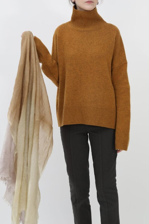 THEIA TURTLENECK IN CASHMERE YAK & MERINO - Image 11