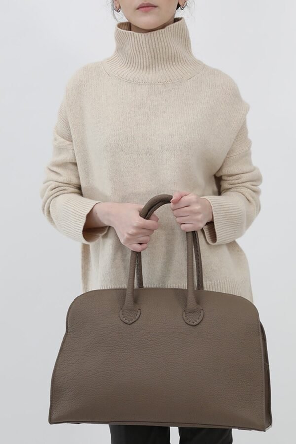 THEIA TURTLENECK IN CASHMERE YAK & MERINO - Image 9